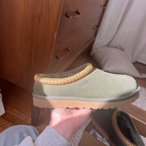 SOLD UGG Tasman Slipper in Burnt Olive - brand new